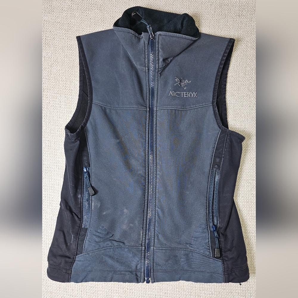 Arc'teryx Two-Tone Blue and Black Vest - Picture 2 of 14